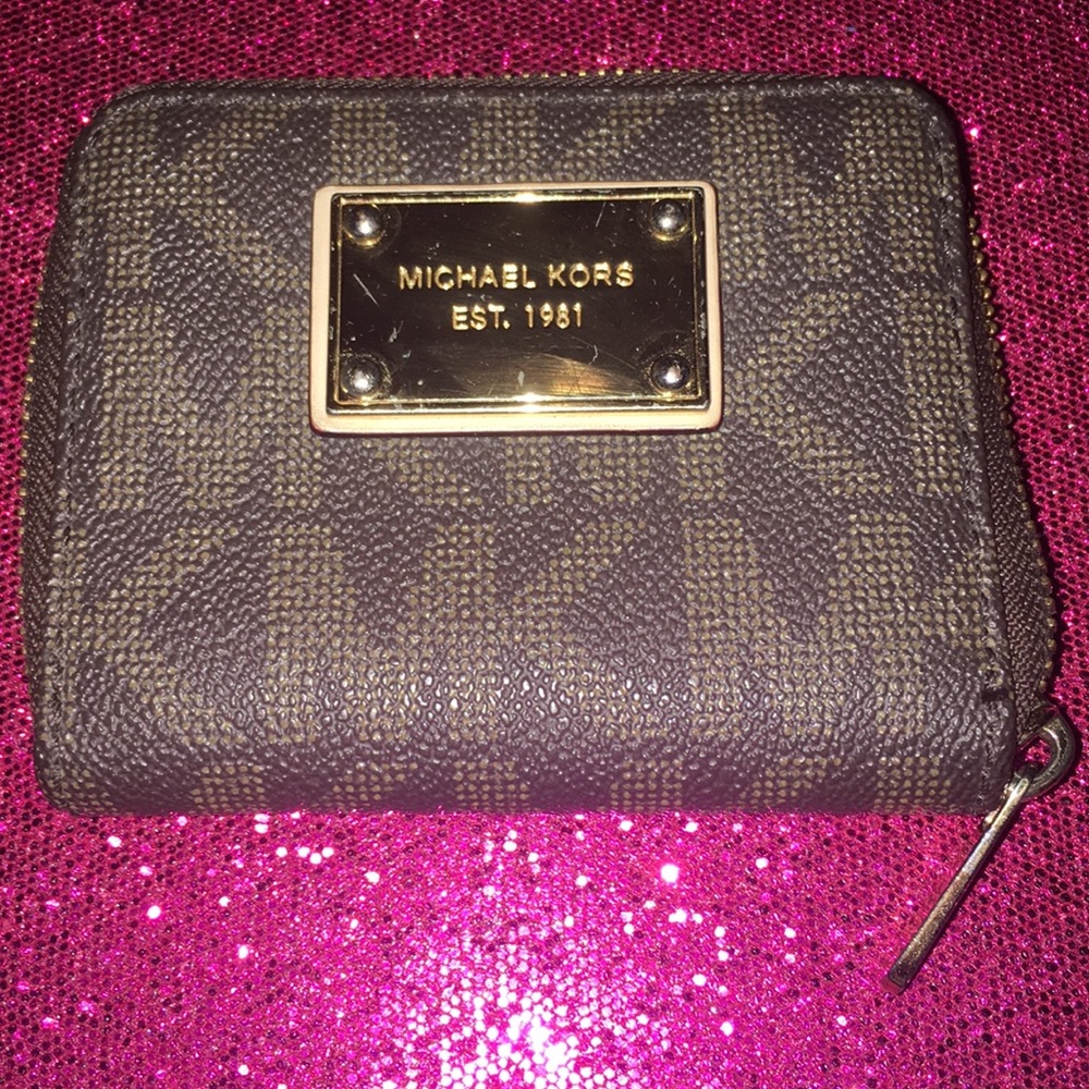 Michael kors wallet